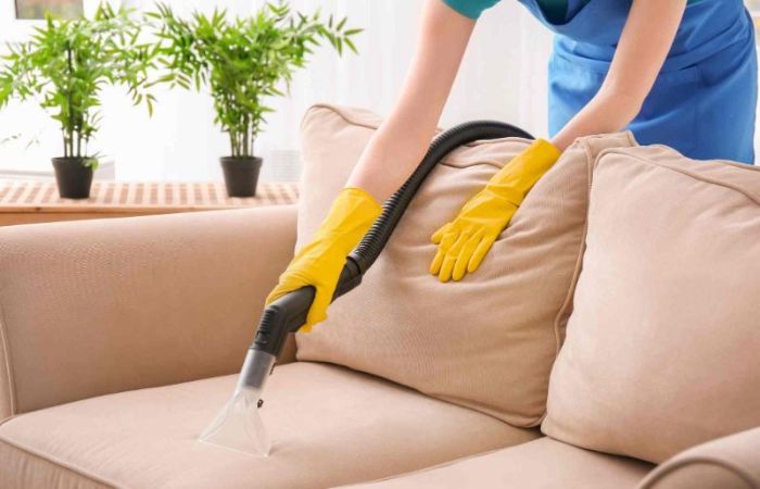 Cách vệ sinh ghế sofa hàng ngày không phải ai cũng làm đúng