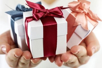 8 Món Quà Tặng Cao Cấp Cho Khách Hàng Nước Ngoài