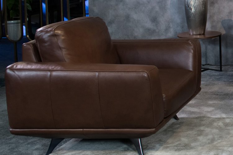 Sofa đơn là lựa chọn không thể thiếu trong mọi căn nhà