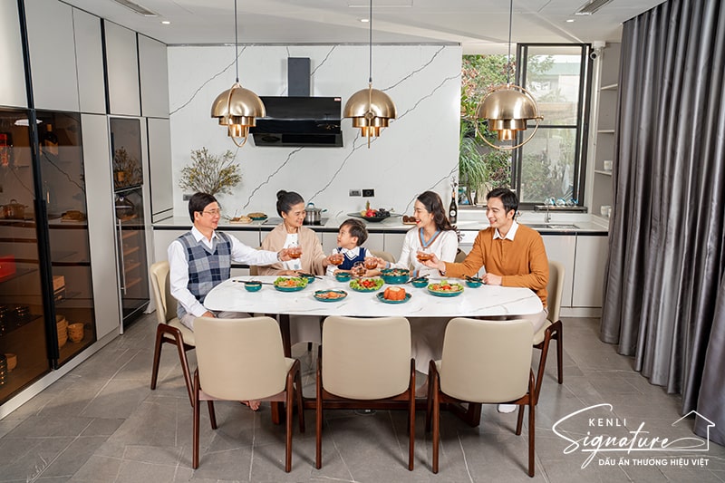 Bàn ăn gỗ sồi 8 ghế – Vững vàng từng chỗ ngồi, đủ rộng để gắn kết